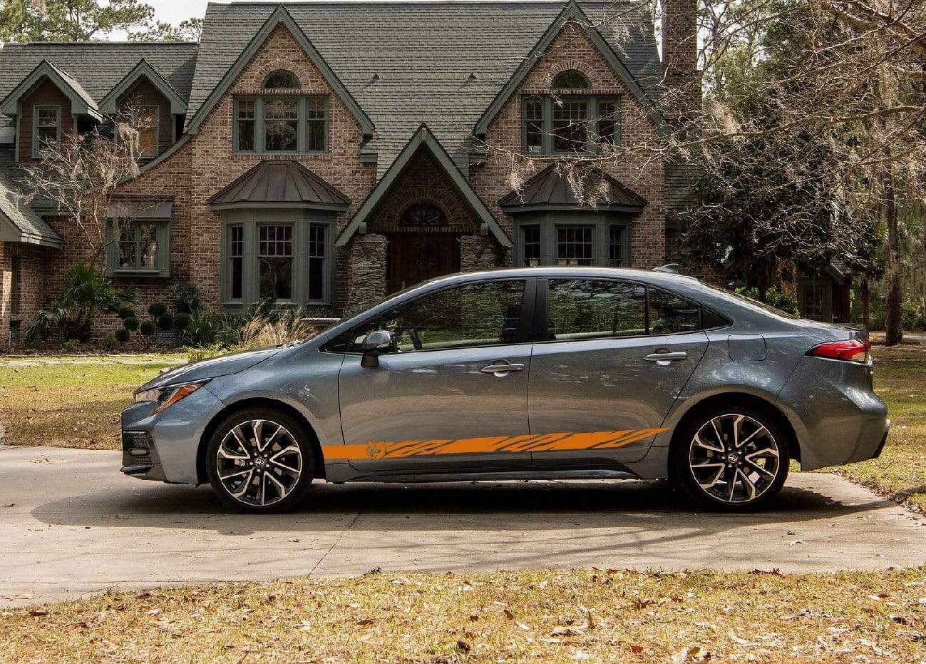 Vinyl Graphics NEW Wolf Graphic Gift Toyota Corolla Racing Stripes for Corolla car stickers decals